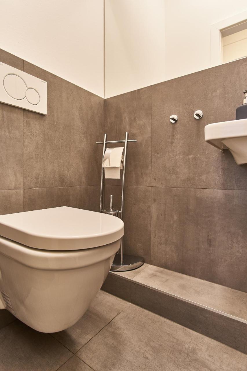 Charles Bridge Royal Apartment Praga Exterior foto