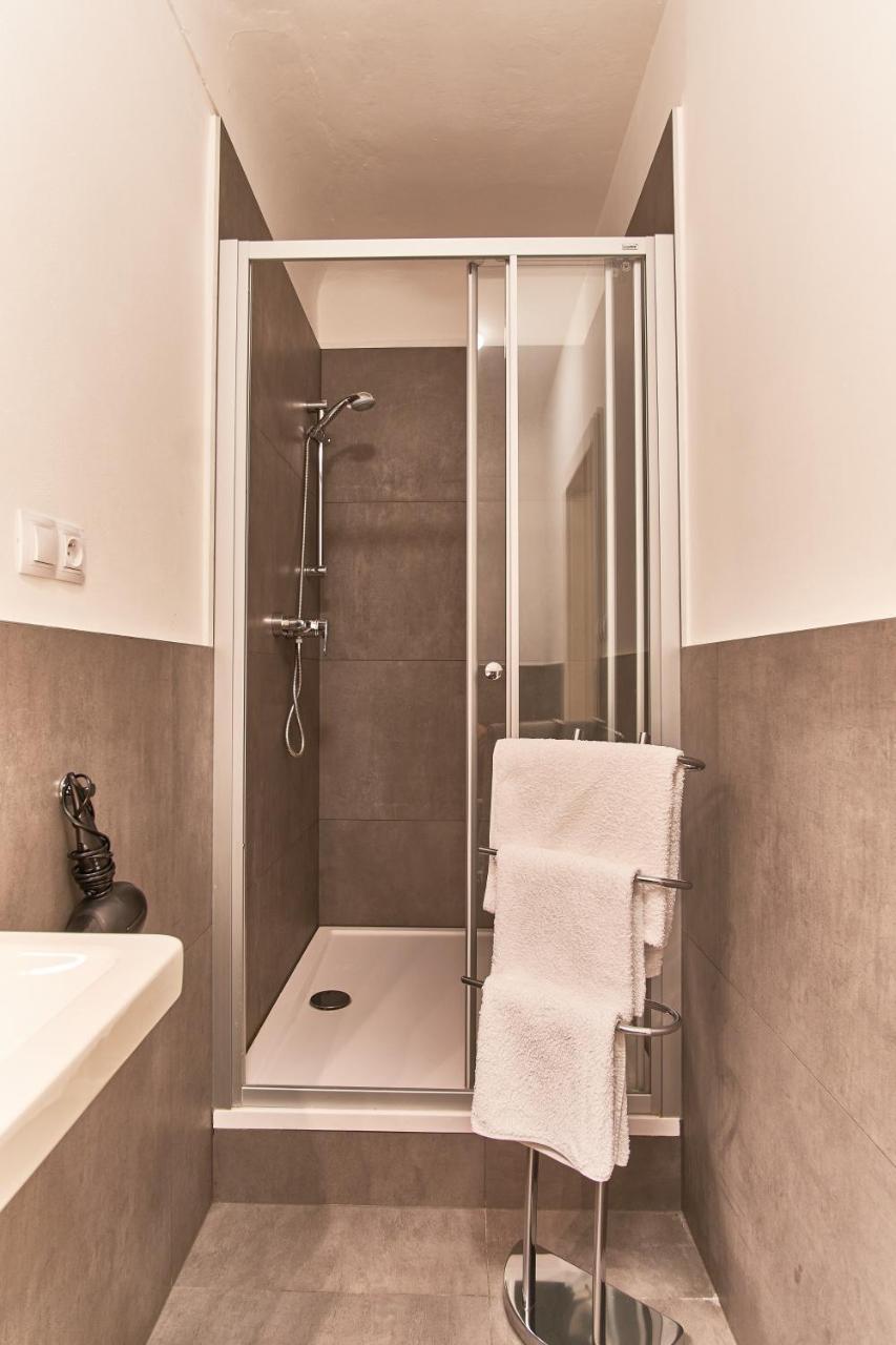 Charles Bridge Royal Apartment Praga Exterior foto